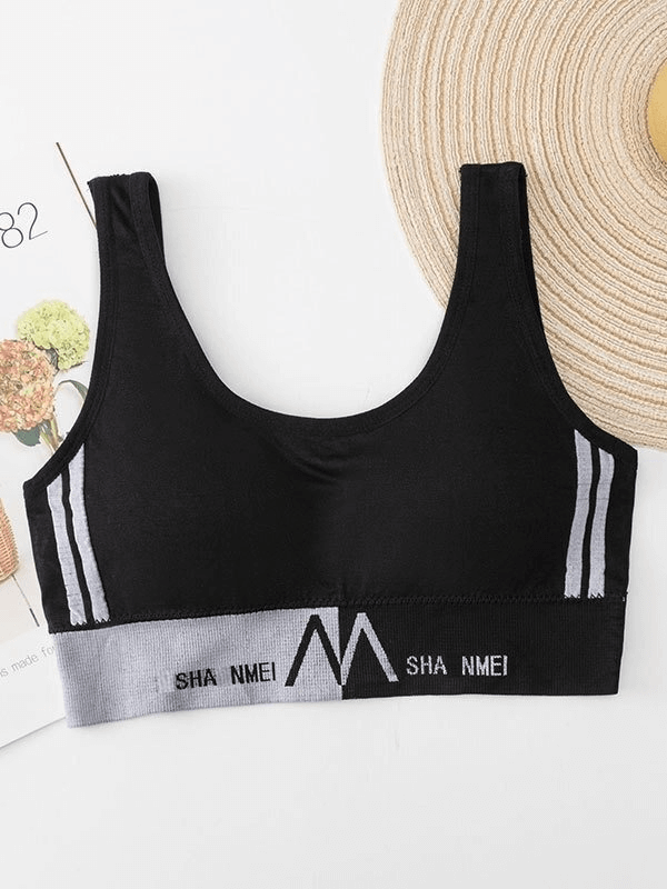 Alt Tag: Sports Women's Seamless Black Bra Top with Lining - Perfect for gym, yoga, and fitness activities - Stylish, breathable, and comfortable.